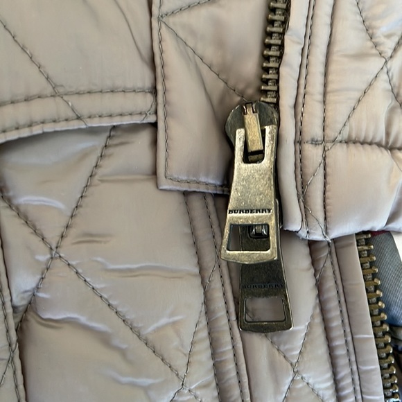 Burberry Quilted Jacket. Size XS - Picture 9 of 10